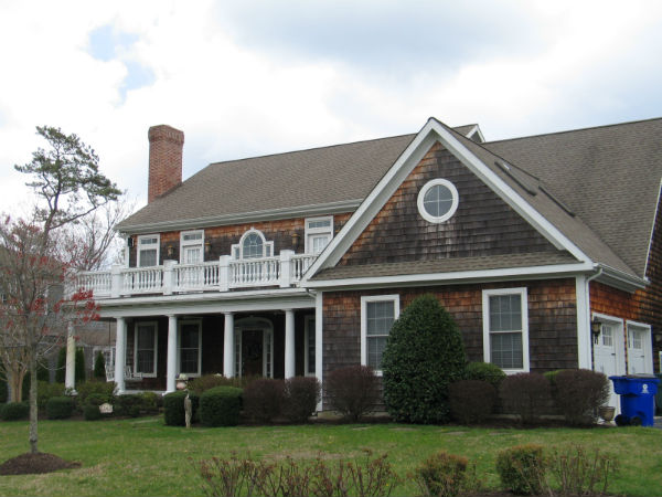 Cedar Home Exterior Cleaning, Softwashing and Restoraton Project - Rehoboth Beach | Lamb's Custom Painting