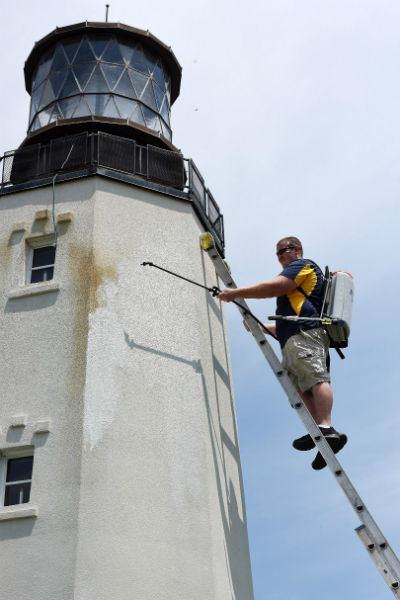 Rehoboth beach lighthouse exterior cleaning softwashing cleaning