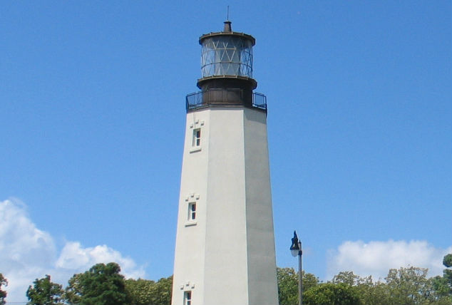 Rehoboth beach lighthouse exterior cleaning softwashing close up